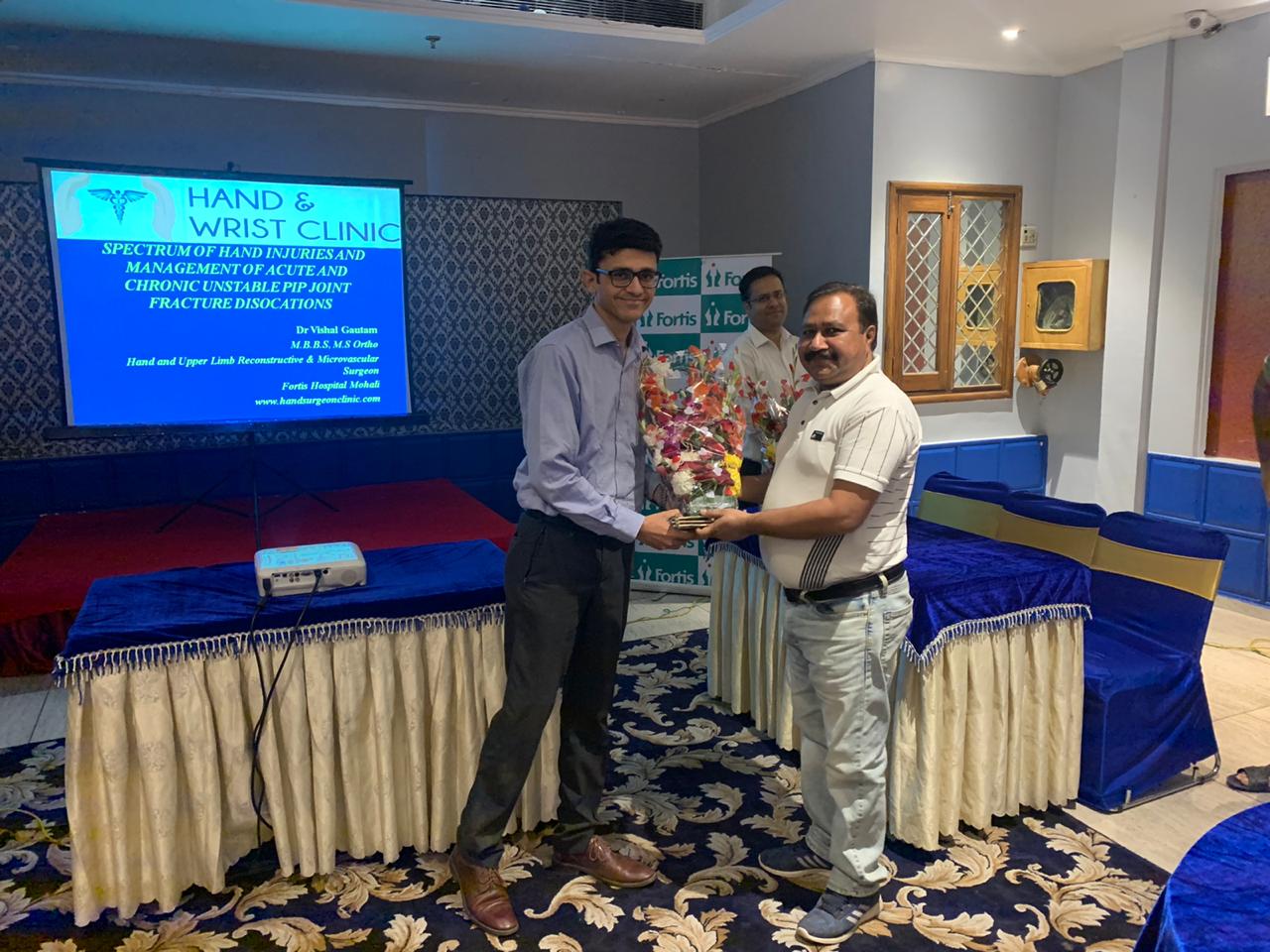 Dr Rajat Presenting his work among Orthopaedic Surgeons of Karnal (2)