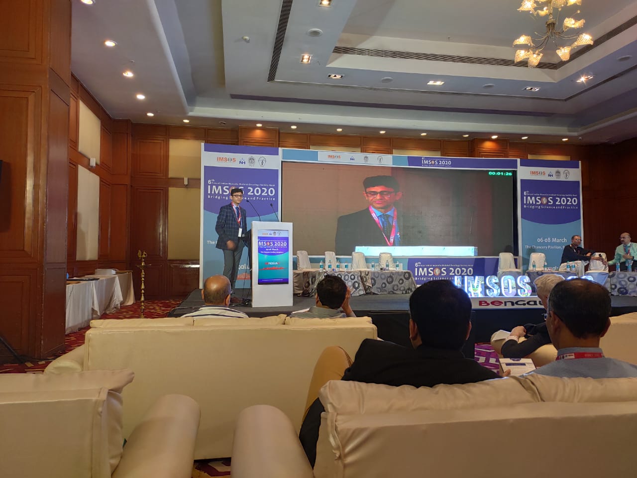 Dr Rajat Presenting his work on Pedicled Cryotherapy in Bone Sarcomas in Gold medal Category at IMSOS 2019 Bangalore (4)