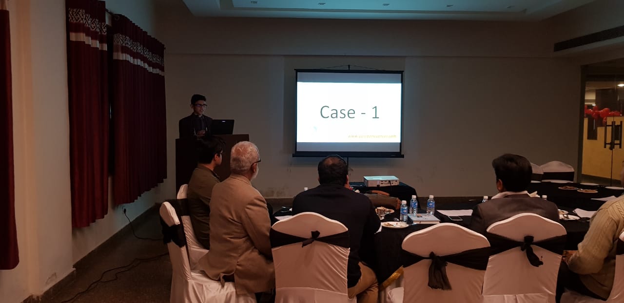 Dr Rajat presenting his work on Bone and soft tissue cancers to orthopaedic surgeons of Ambala (1)